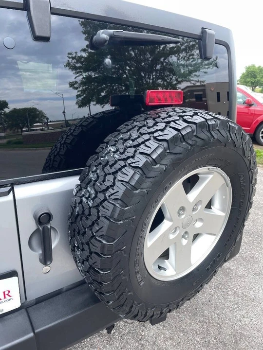 2015 Jeep JK Wrangler - Image 9 of 17