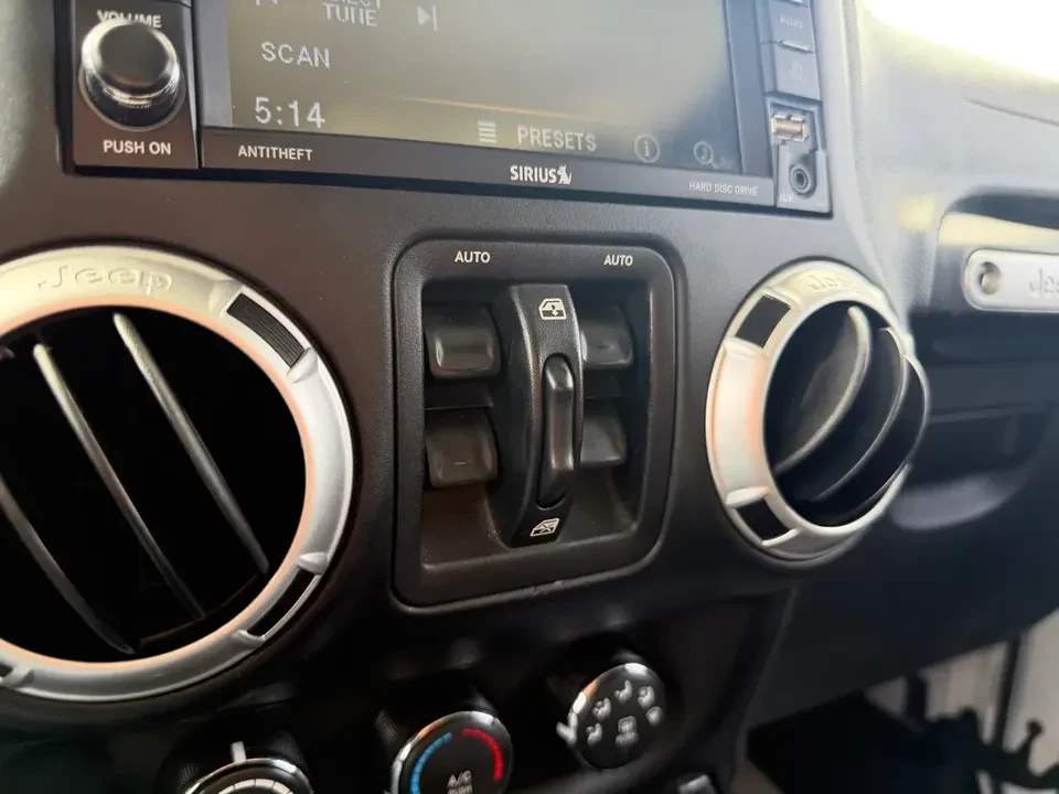 2015 Jeep JK Wrangler - Image 15 of 20