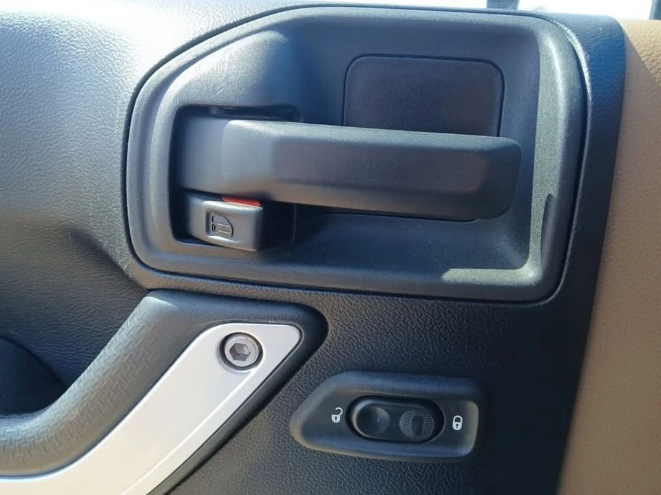 2015 Jeep JK Wrangler - Image 16 of 20