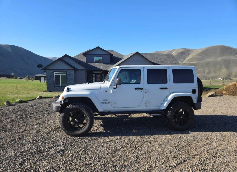 2015 Jeep JK Wrangler - Image 2 of 17