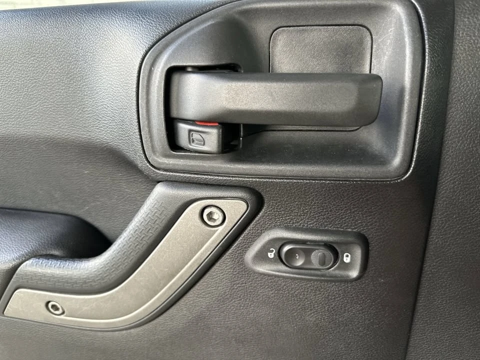 2015 Jeep JK Wrangler - Image 16 of 17
