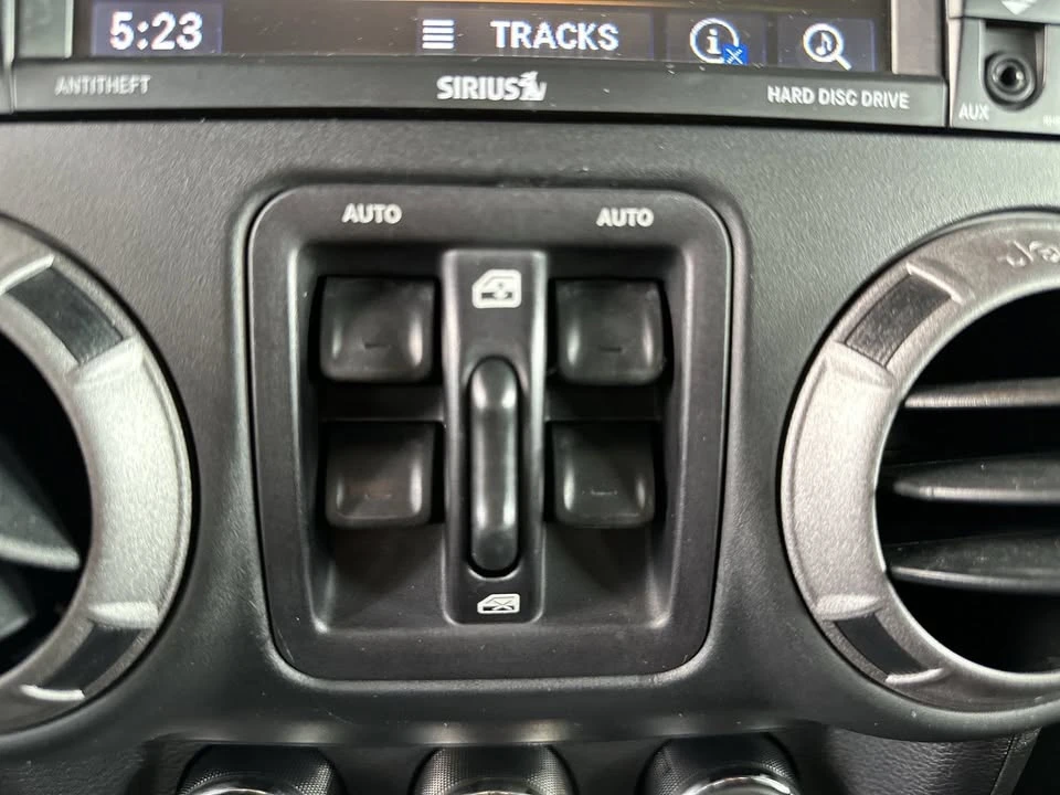 2015 Jeep JK Wrangler - Image 14 of 17