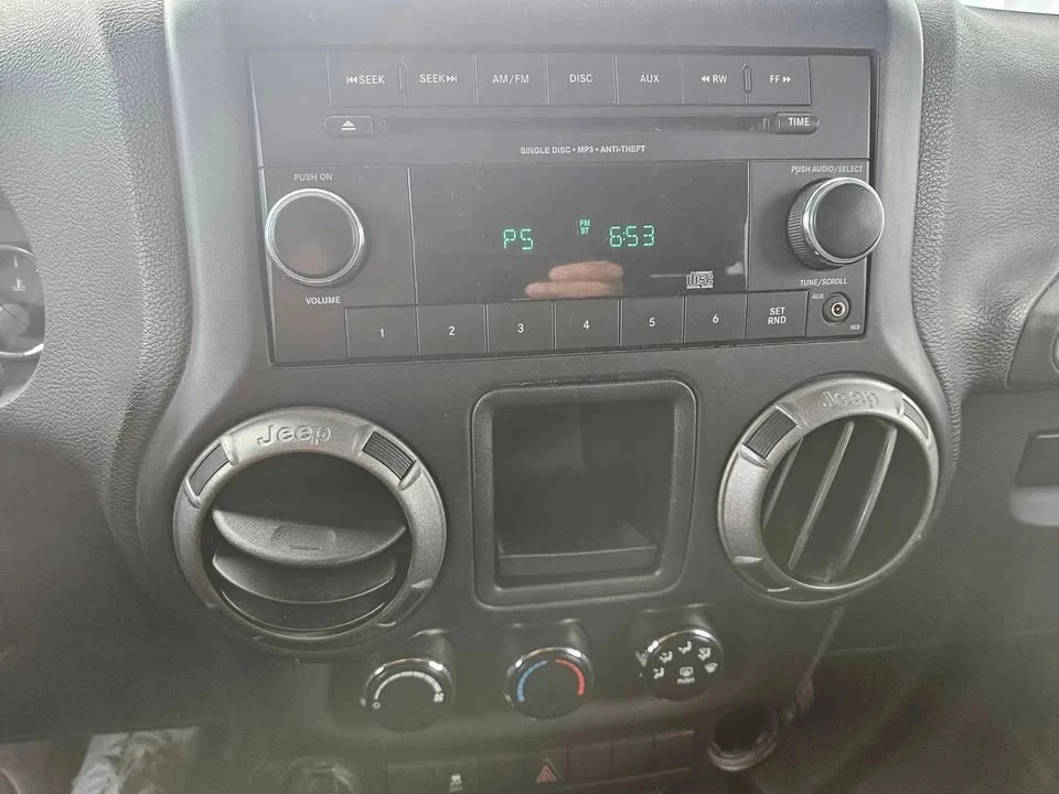 2015 Jeep JK Wrangler - Image 15 of 19