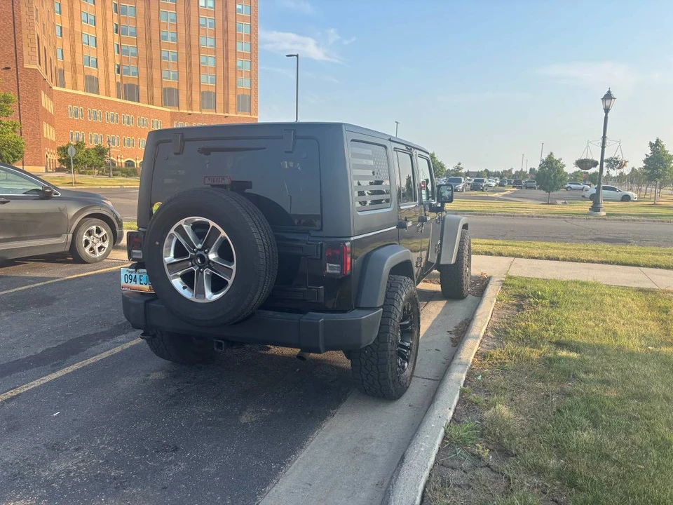2015 Jeep JK Wrangler - Image 3 of 3