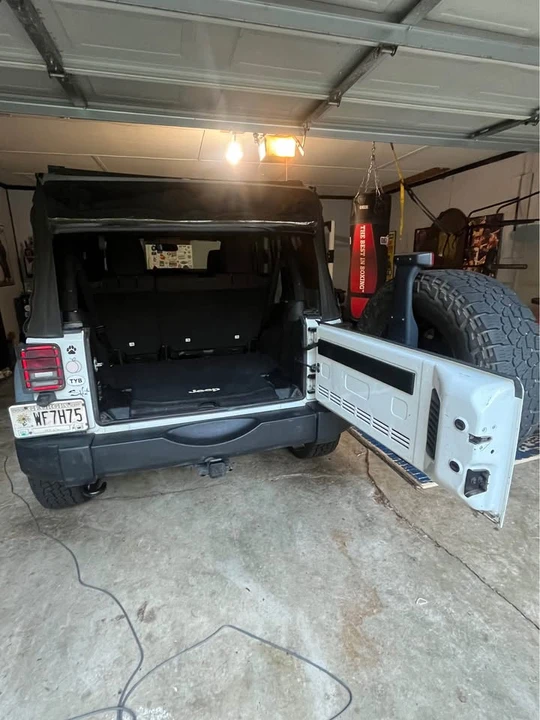 2015 Jeep JK Wrangler - Image 4 of 10
