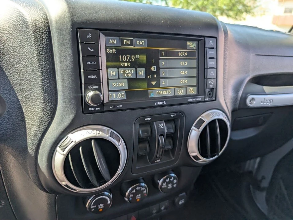 2015 Jeep JK Wrangler - Image 19 of 21