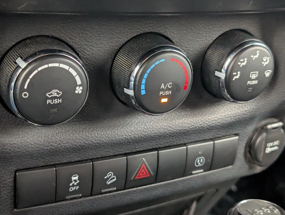 2015 Jeep JK Wrangler - Image 18 of 21