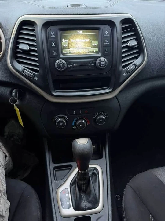 2015 Jeep KL Cherokee - Image 16 of 18