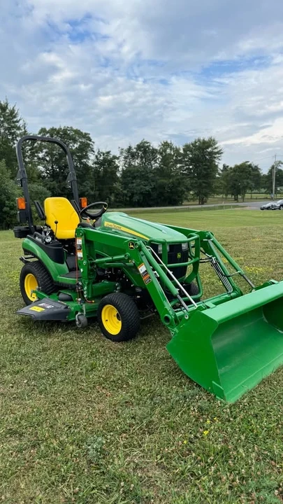 2015 John Deere - Image 2 of 8