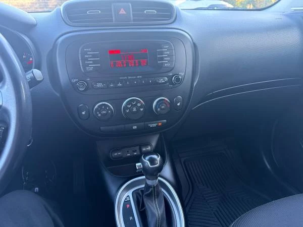 2015 Kia Soul - Image 10 of 15
