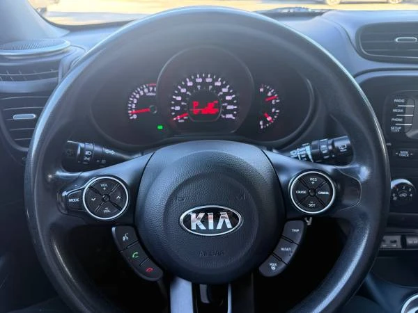 2015 Kia Soul - Image 11 of 15