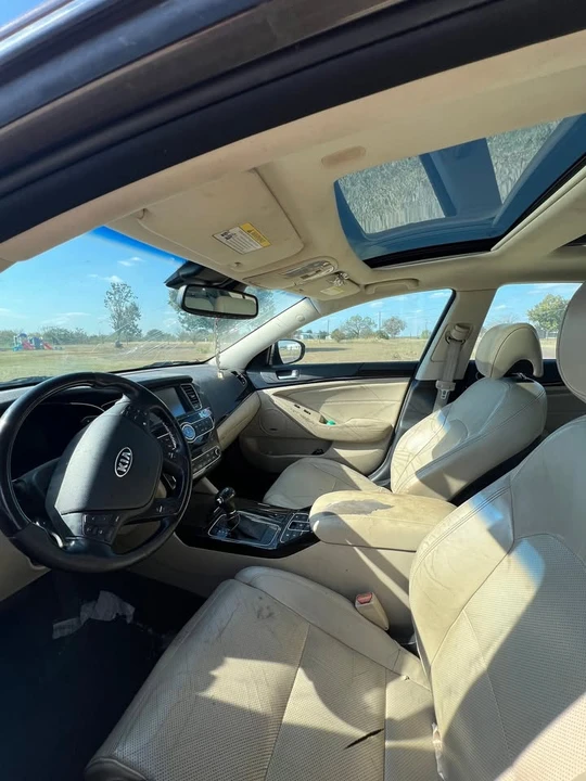 2015 Kia - Image 5 of 8