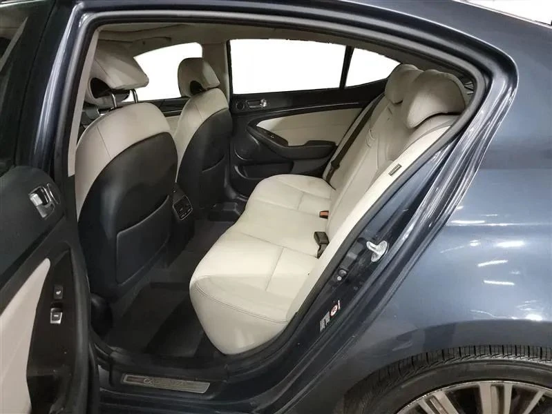 2015 Kia - Image 10 of 12