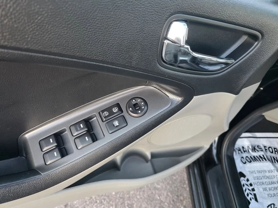 2015 Kia Forte - Image 17 of 20