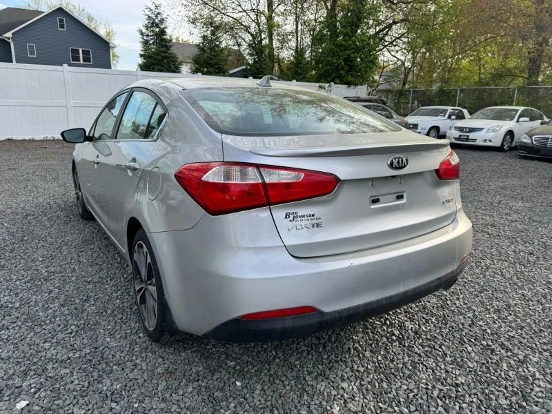 2015 Kia Forte - Image 7 of 9