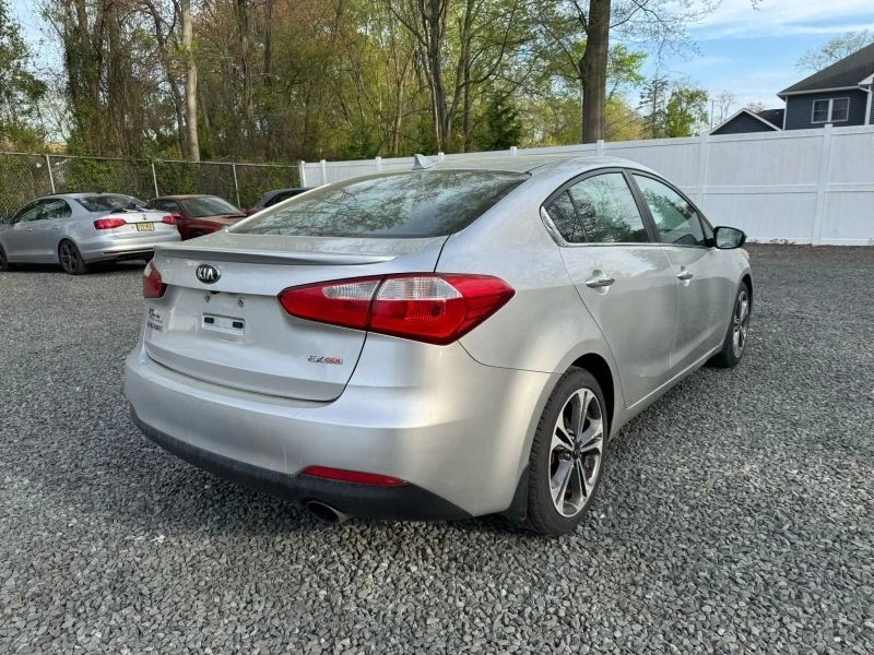 2015 Kia Forte - Image 5 of 9