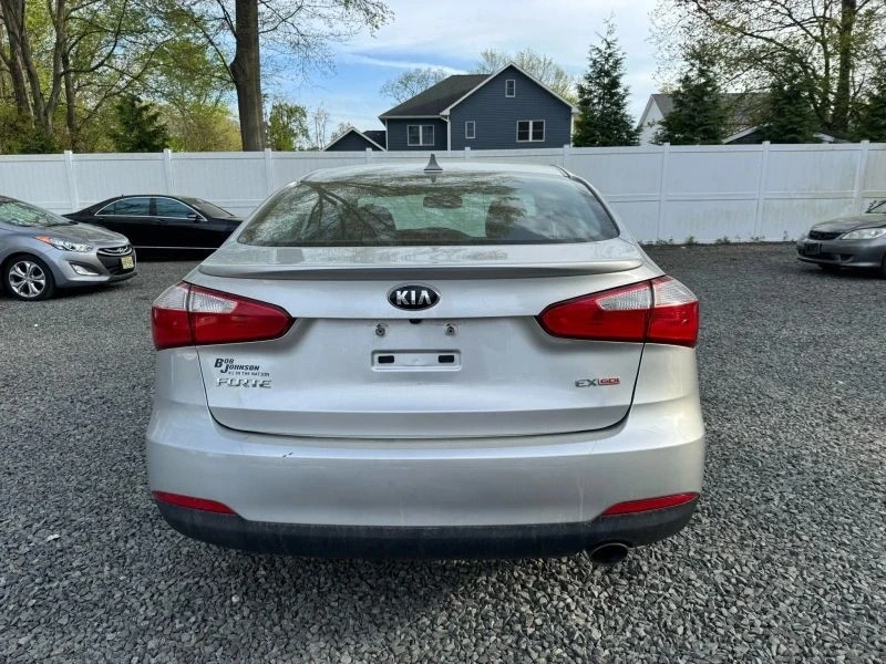 2015 Kia Forte - Image 6 of 9