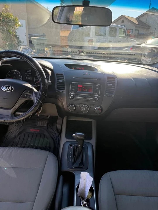 2015 Kia Forte - Image 9 of 12
