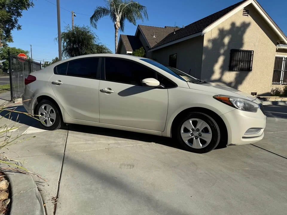 2015 Kia Forte - Image 5 of 12