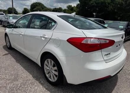 2015 Kia Forte - Image 4 of 10