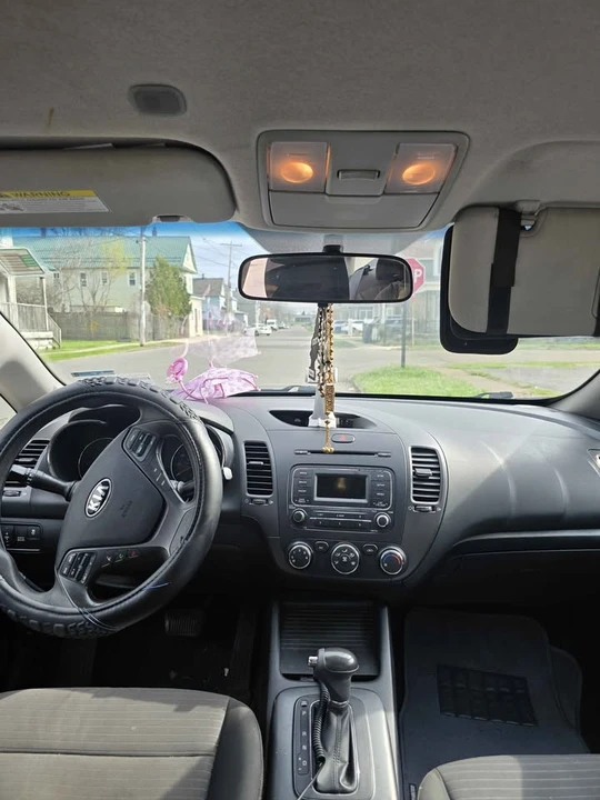 2015 Kia Forte - Image 5 of 8