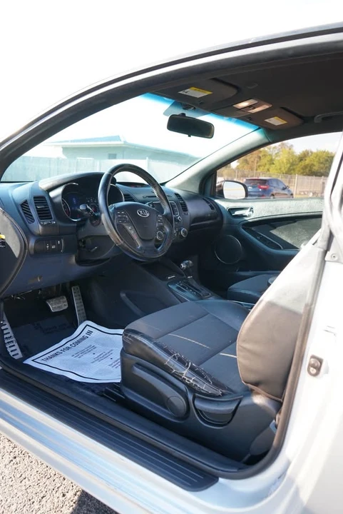 2015 Kia Forte - Image 5 of 9