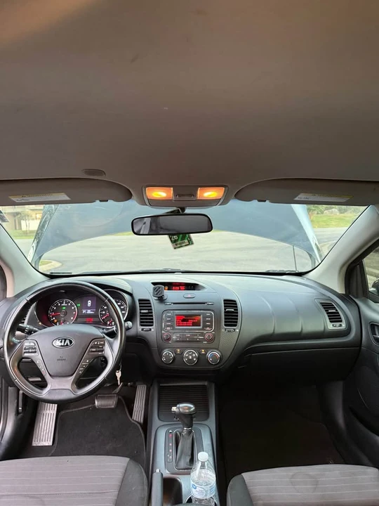 2015 Kia Forte - Image 9 of 15