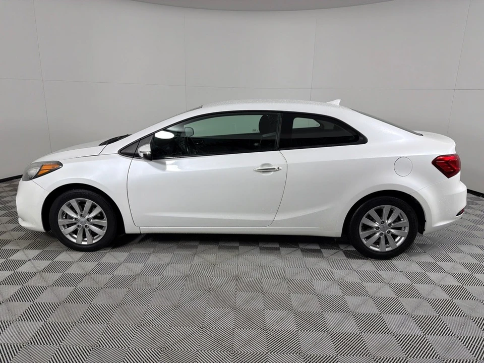 2015 Kia Forte - Image 8 of 21
