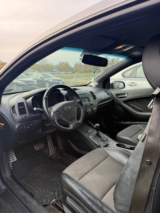 2015 Kia Forte - Image 5 of 7
