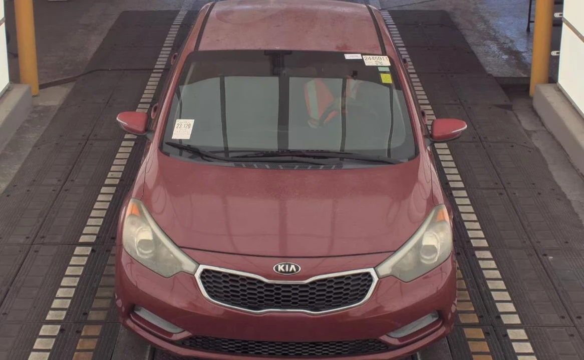 2015 Kia Forte - Image 2 of 14