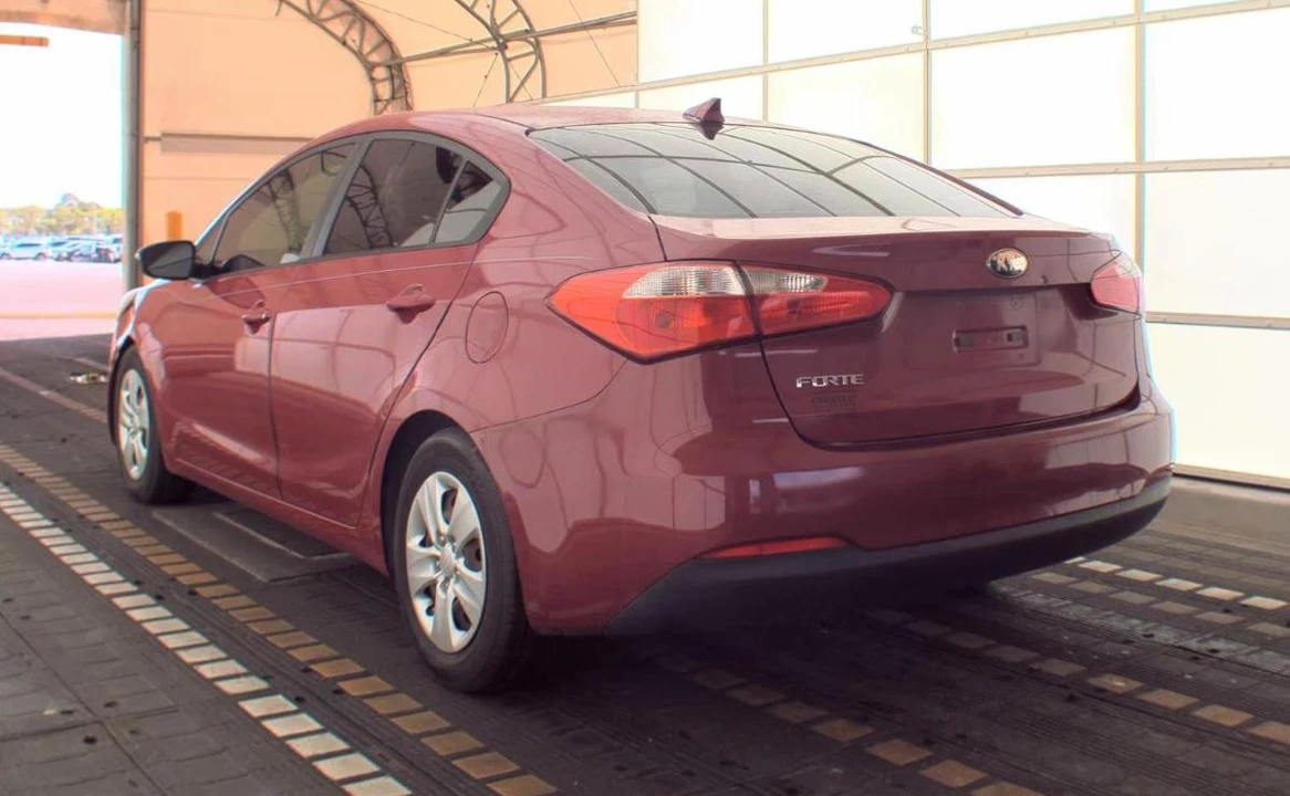2015 Kia Forte - Image 6 of 14