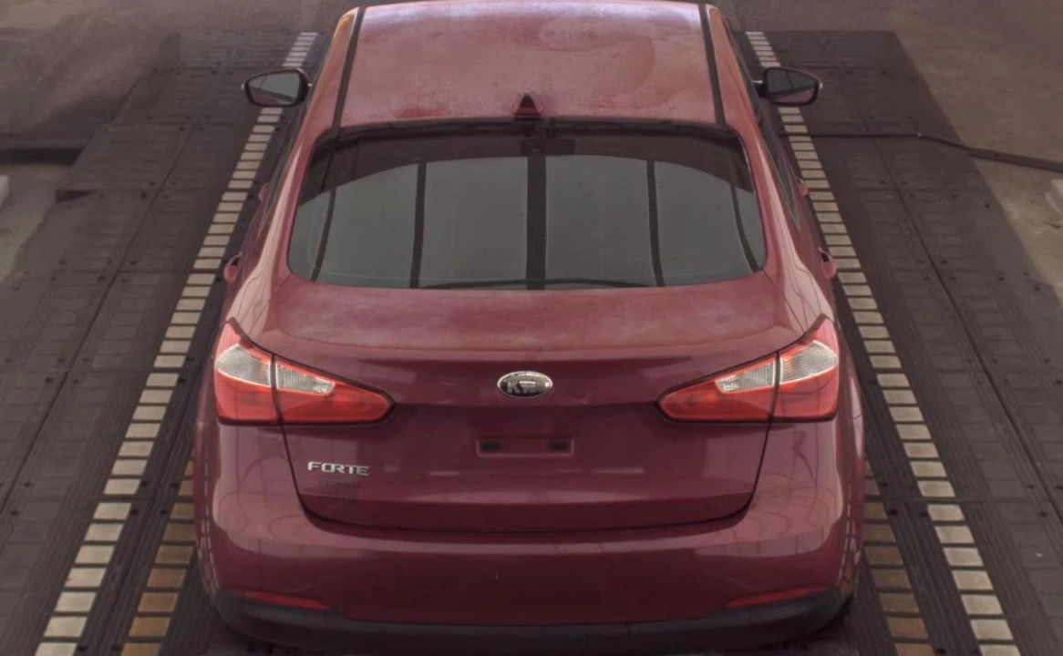 2015 Kia Forte - Image 5 of 14
