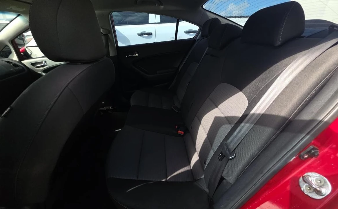 2015 Kia Forte - Image 12 of 14
