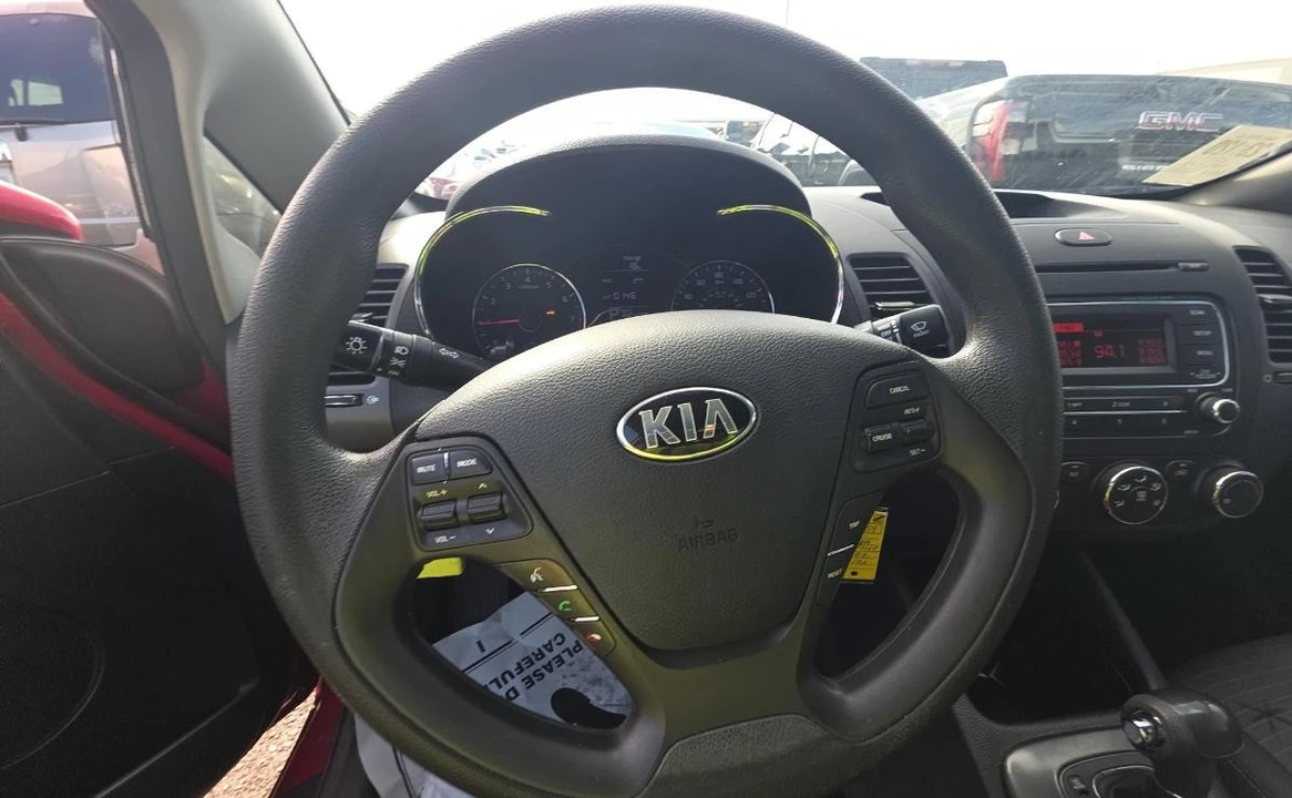 2015 Kia Forte - Image 10 of 14
