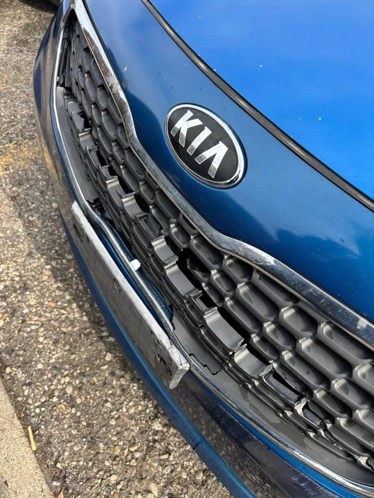 2015 Kia Forte - Image 2 of 11