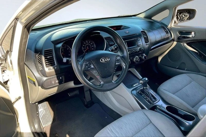 2015 Kia Forte - Image 11 of 12