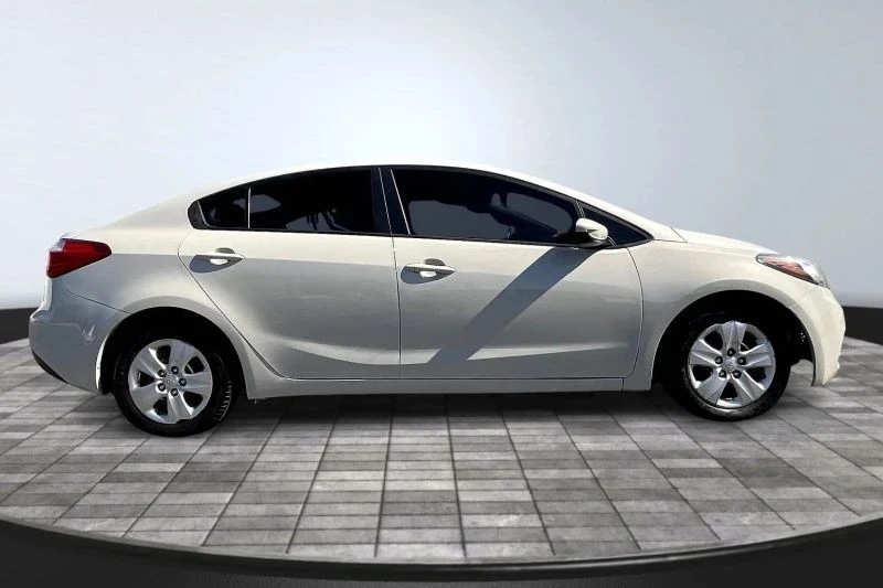 2015 Kia Forte - Image 8 of 12