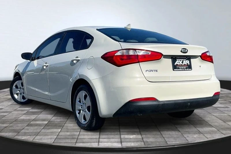 2015 Kia Forte - Image 7 of 12
