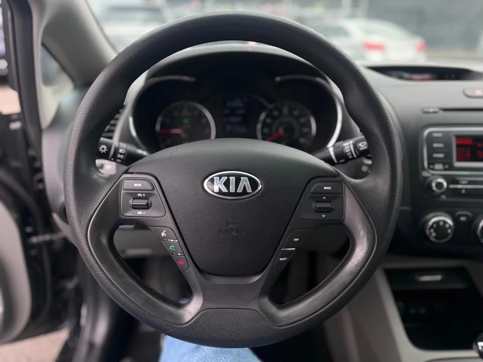 2015 Kia Forte - Image 13 of 15
