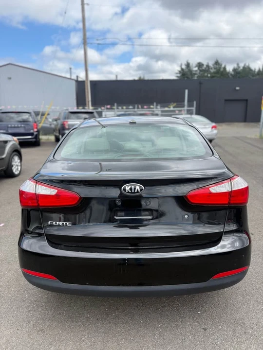 2015 Kia Forte - Image 3 of 15