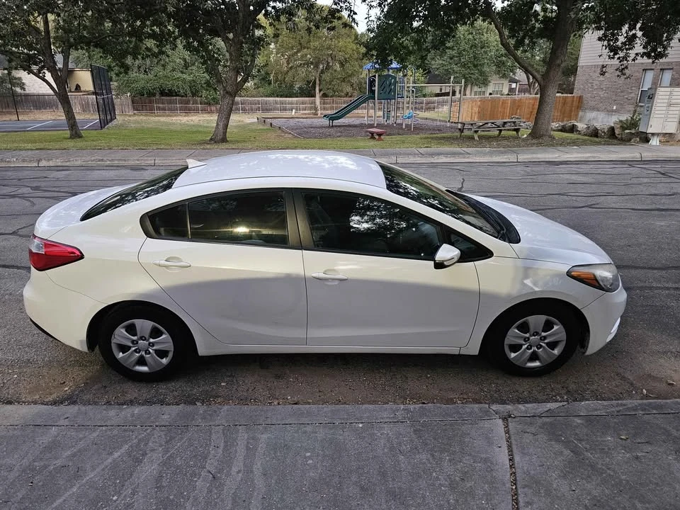 2015 Kia Forte - Image 3 of 8