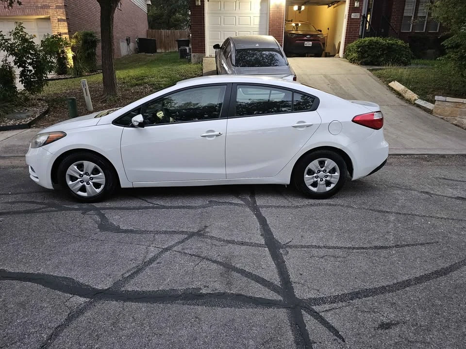 2015 Kia Forte - Image 4 of 8