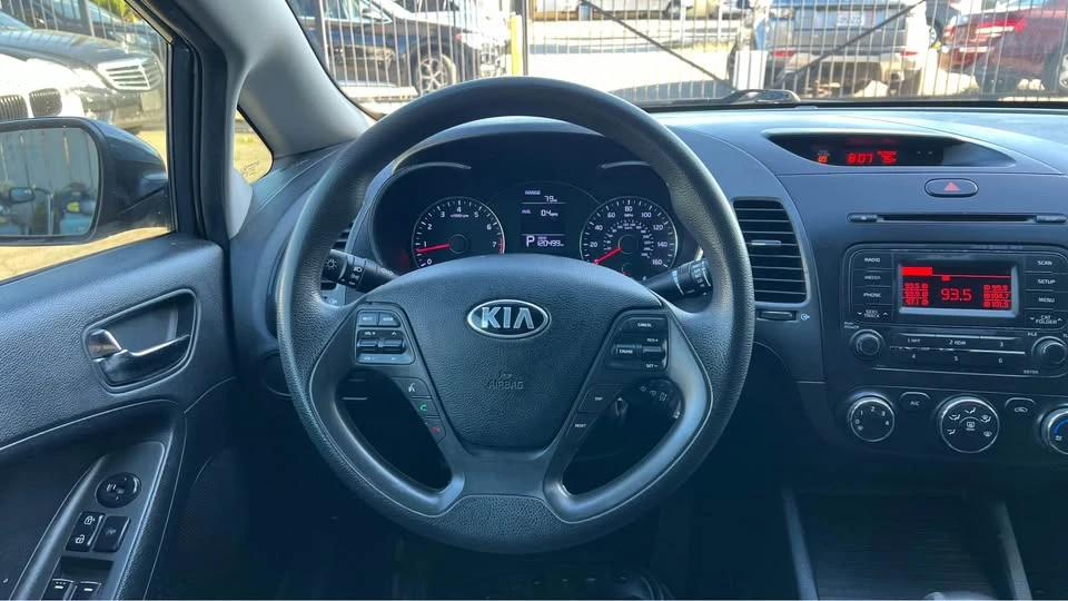 2015 Kia Forte - Image 10 of 20