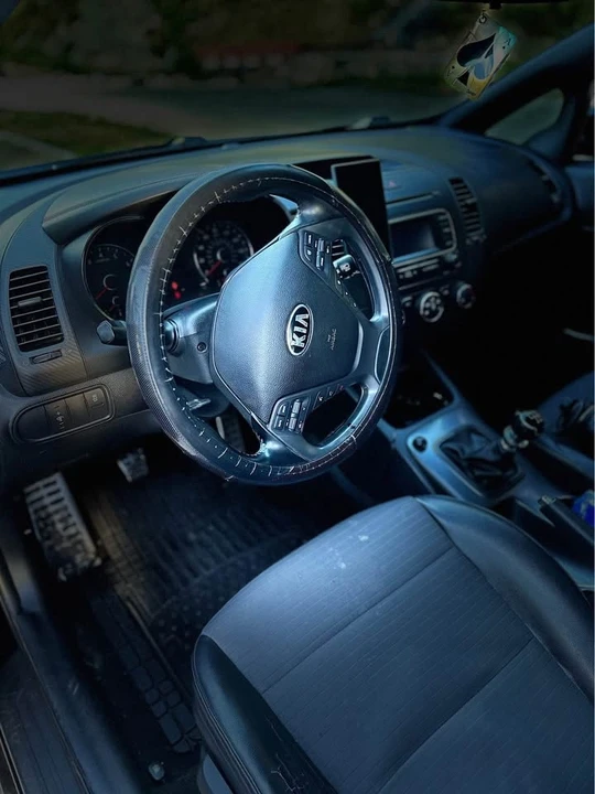 2015 Kia Forte - Image 2 of 4
