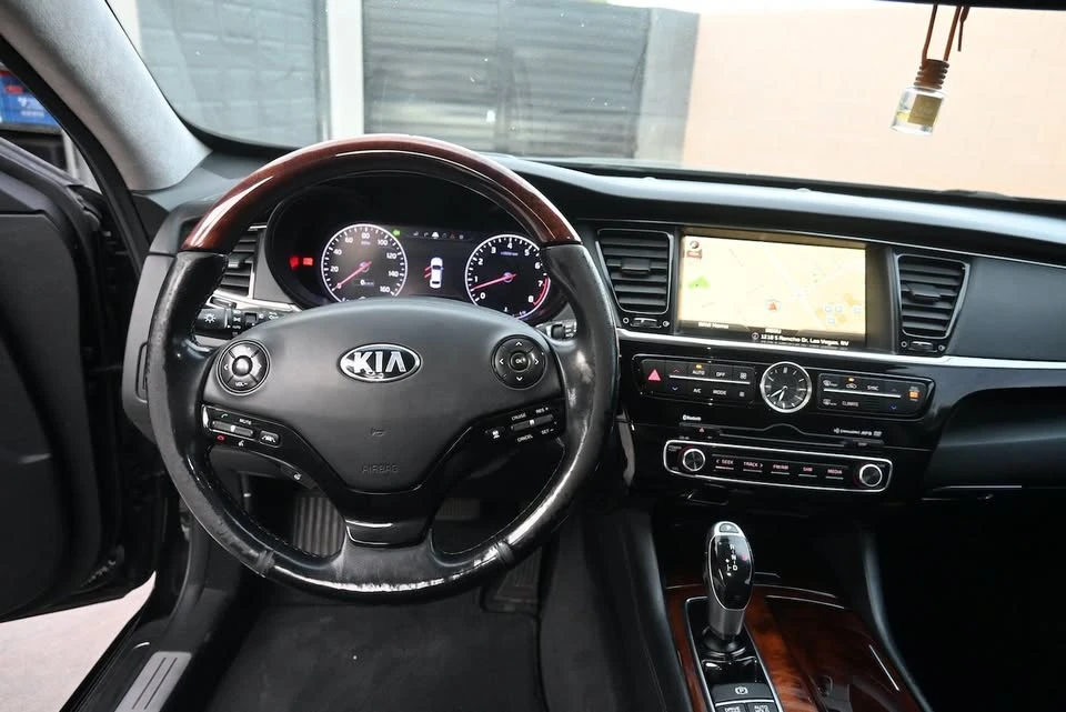 2015 Kia K900 - Image 6 of 20