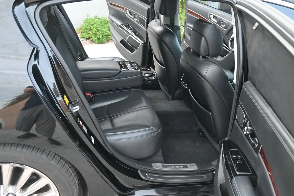 2015 Kia K900 - Image 14 of 20