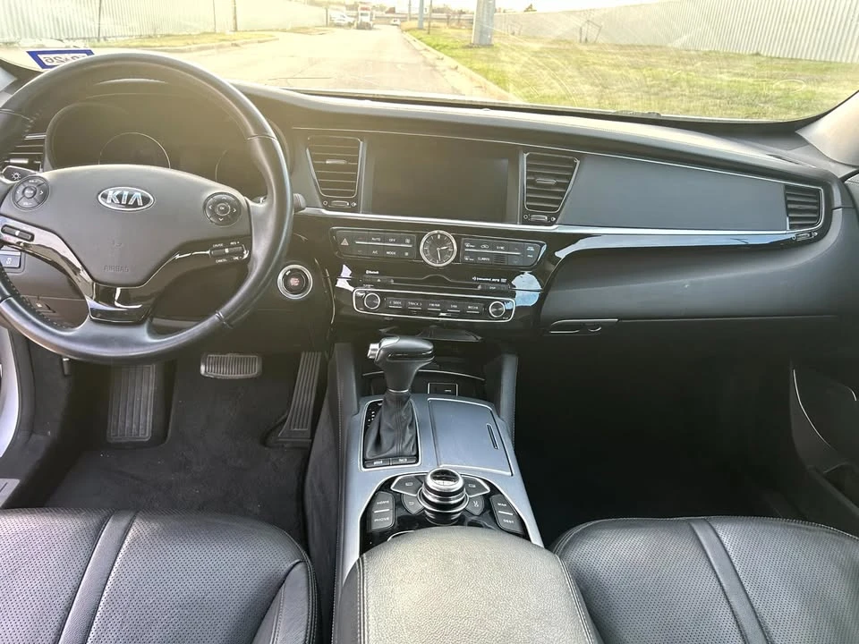 2015 Kia K900 - Image 12 of 20