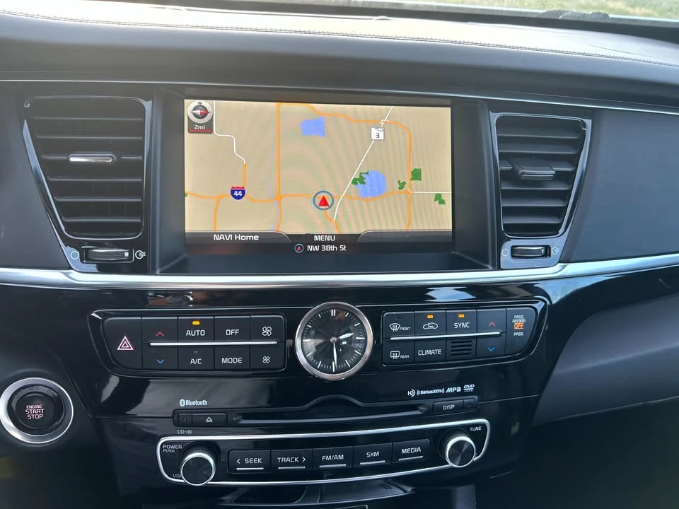 2015 Kia K900 - Image 17 of 20