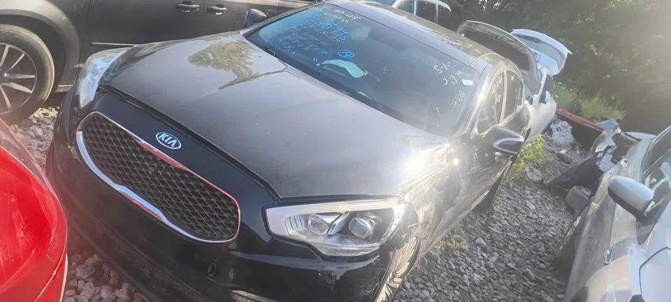 2015 Kia K900 - Image 2 of 8