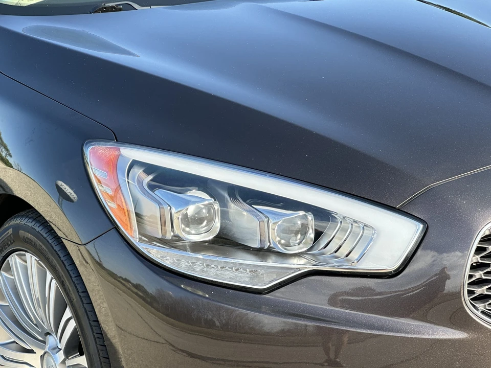 2015 Kia K900 - Image 16 of 31